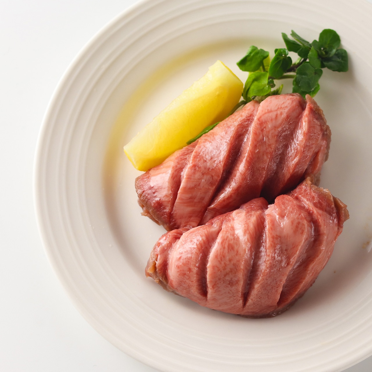 柔らかな仔牛タン イタリア産 500g（ミルクフェッドヴィ―ル スキンレスタン）