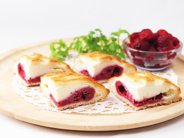 ラズベリーとフレッシュチーズのデニッシュ