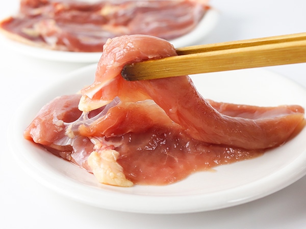 ムネ肉にはささみ付き