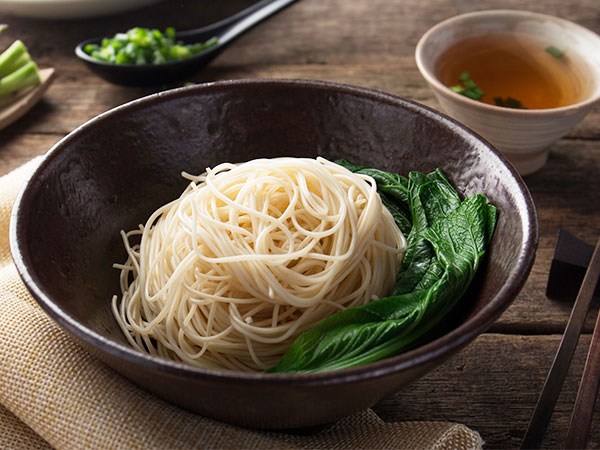 フォーの風味付けに