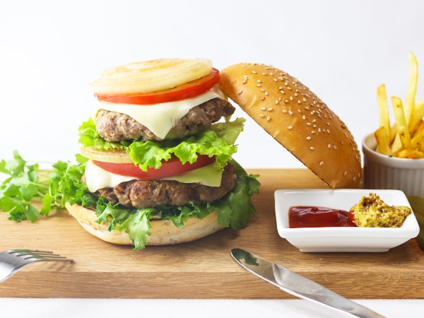 こだわりの原料で作るハンバーガー