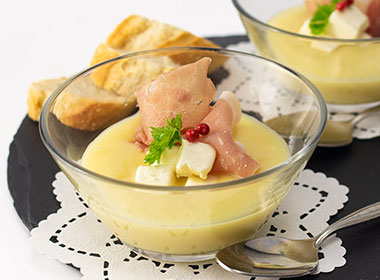 さつまいもポタージュのヴェリーヌ風